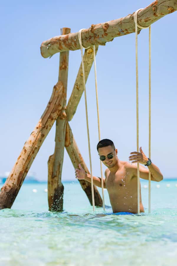 Hurghada: Hula Hula Speedboat w/ Optional Snorkeling & Lunch - Snorkeling over Red Sea coral
