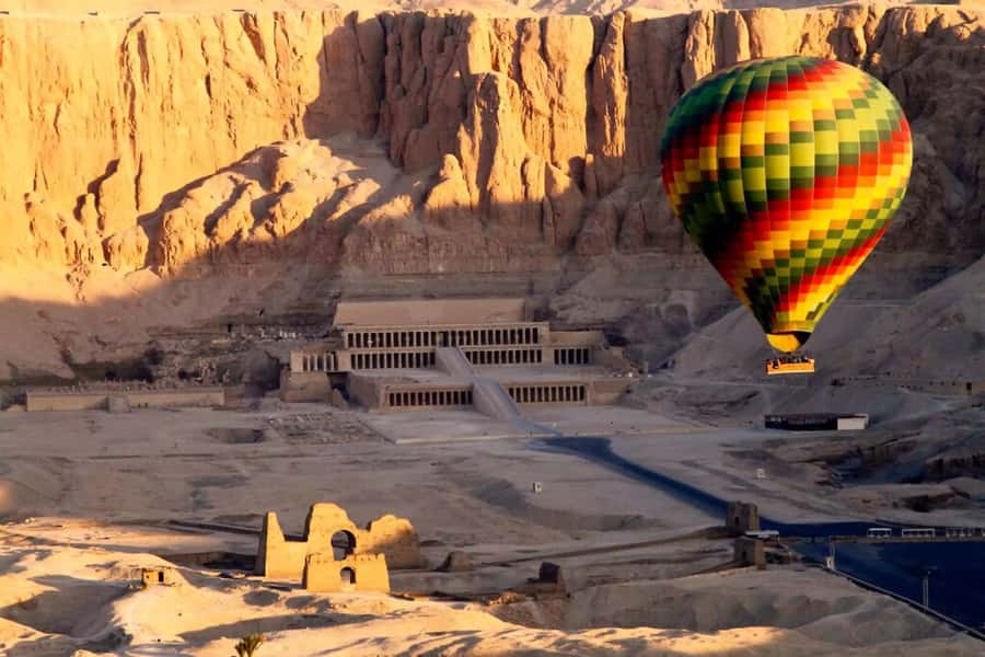 Hurghada: Luxor Highlights All-Inclusive Tour & Balloon Ride - The overnight drive from Hurghada to Luxor