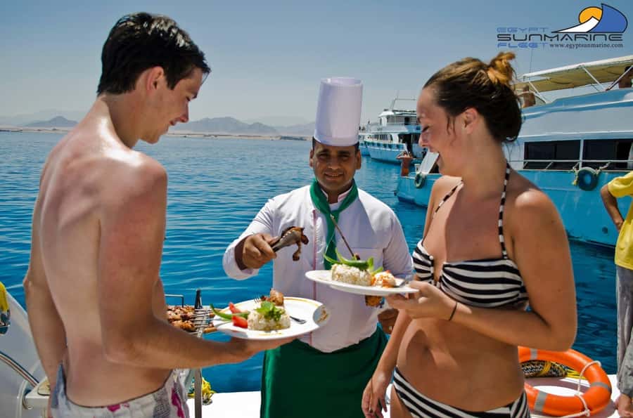 Hurghada: Luxury Orange Bay Cruise with Lunch and Pickup - What the $26 price really buys you