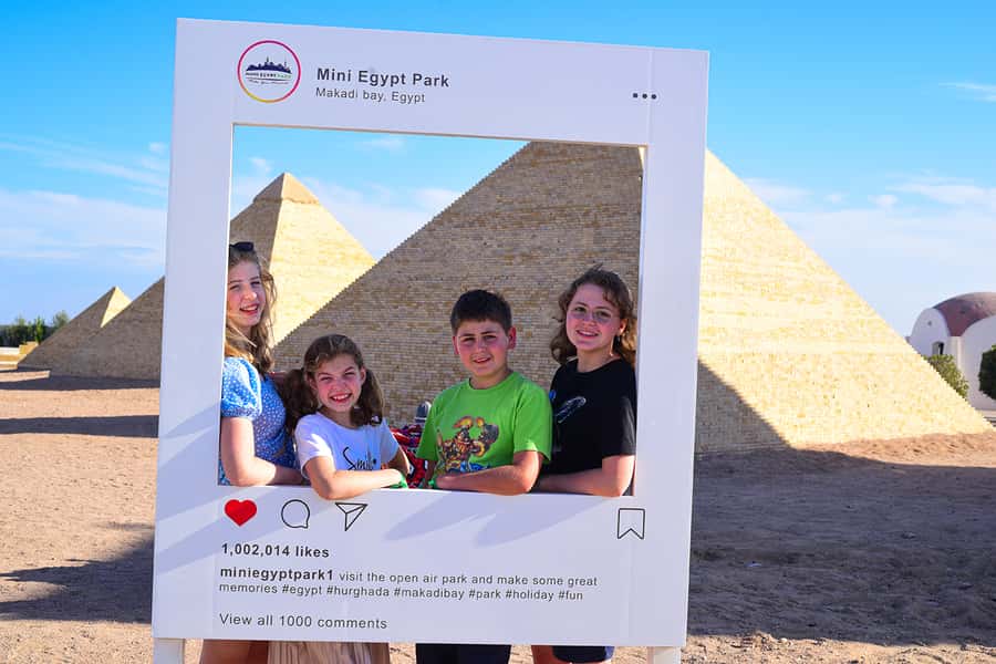 Hurghada: Mini Egypt Park Entry Ticket, Tour, and Transfers - Languages, access, and the practical details