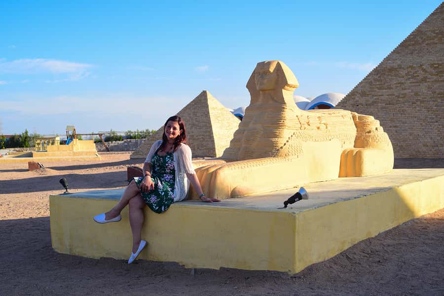 Hurghada: Mini Egypt Park Entry Ticket, Tour, and Transfers - Cairo, Tahrir Square, and the road north