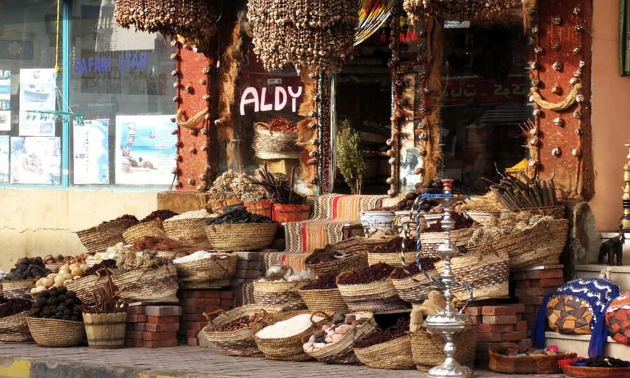 Hurghada: Morning or Sunset Sights Guided Tour with Shopping - What makes the guides important