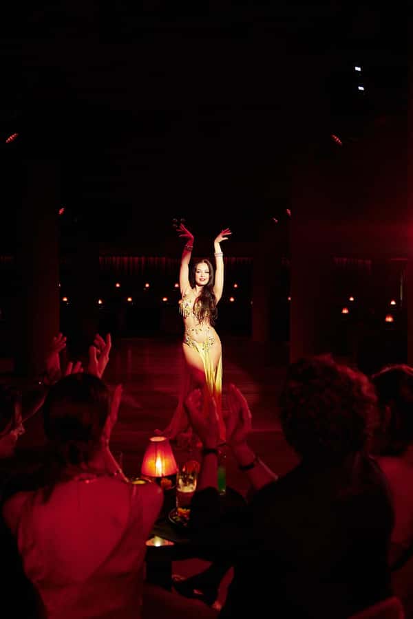 Hurghada: Naz Cabaret ticket with beverages - The included drinks and the cost of extras
