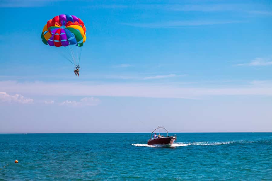Hurghada: Parasailing Adventure on the Red Sea - The return boat ride and the photo question
