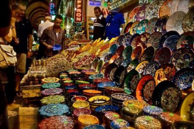 Private or Shared City Tour with Guide & Shopping