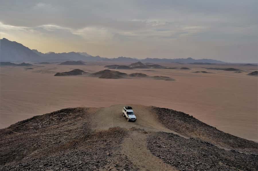 Hurghada: Quad Bike, Buggy, Jeep Safari, Camel Ride & Dinner - Guides can make or break the day