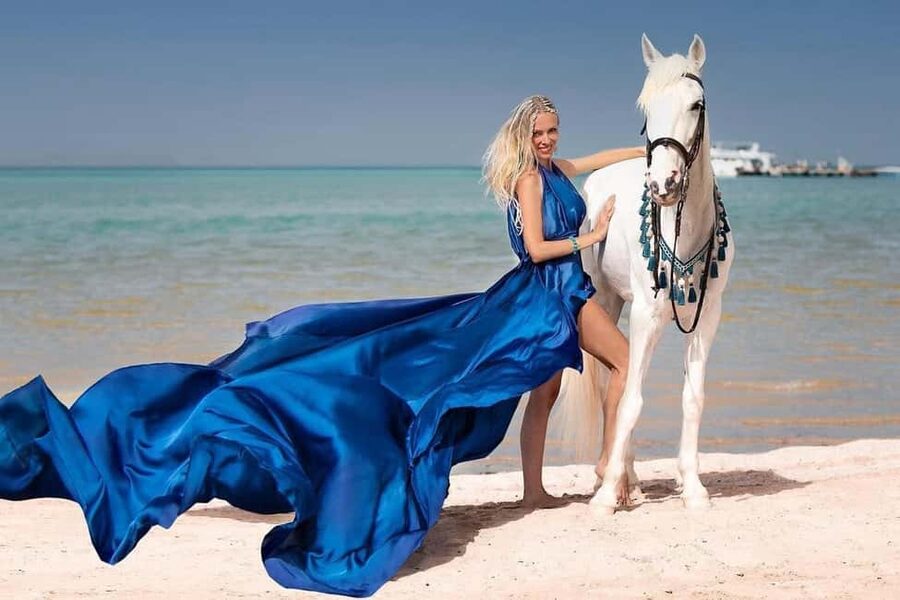Hurghada: Red Sea & Desert Horse Riding Tour with Swimming - Choosing the Horse-Swimming Option