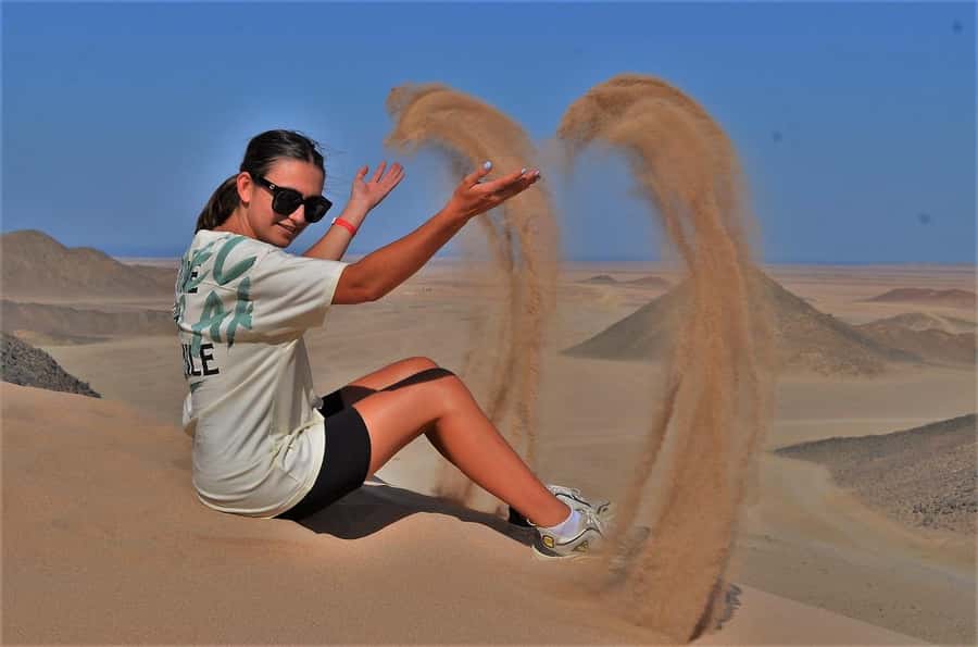 Hurghada: Red Sea Desert Quad Biking Tour & Sand Mountain - Stopping halfway for tea and photographs