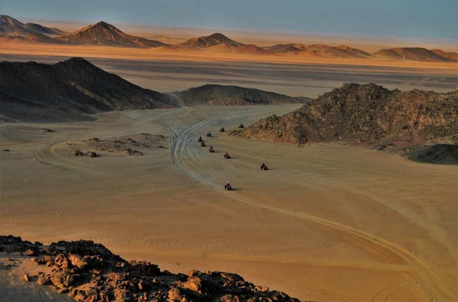 Hurghada: Red Sea Desert Quad Biking Tour & Sand Mountain - Returning through the valleys