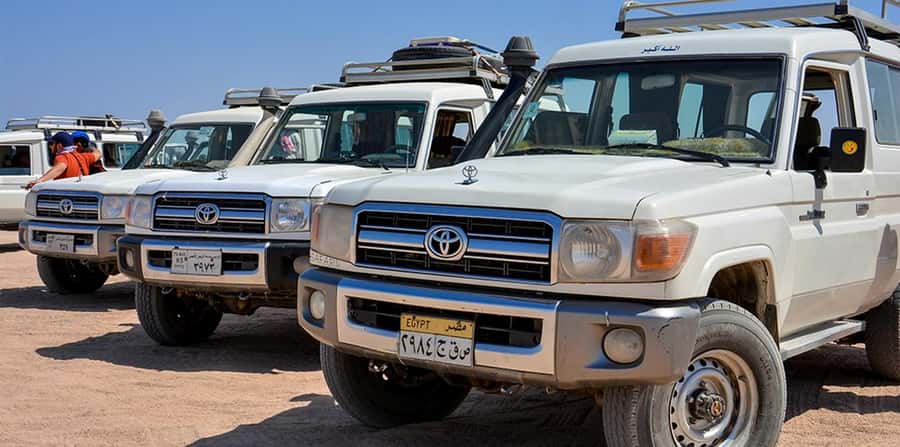 Hurghada: Safari Jeep, Buggy, Camel, Quad, Bedouin Dinner - Leaving Hurghada for the open desert