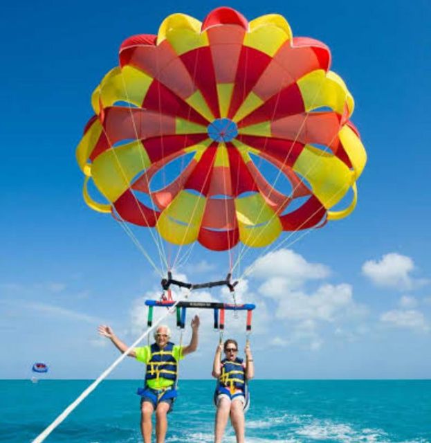 Hurghada: Speedboat Parasailing Adventures & Hotel Pick up - What happens at the marina