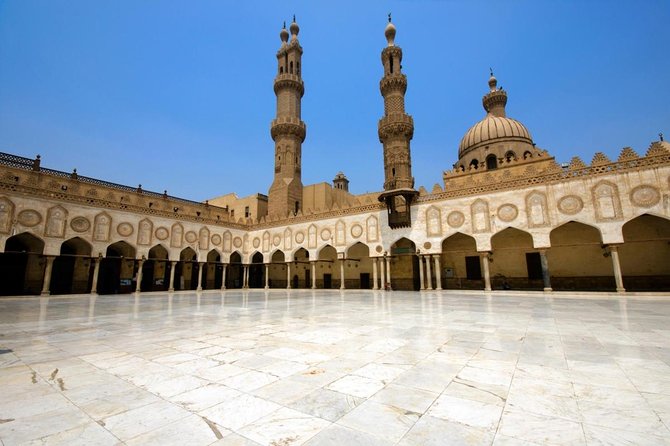 Islamic Cairo Walking Tour: Khan el Khalili, Al-Azhar Mosque - Al Azhar Mosque and the value of a short visit