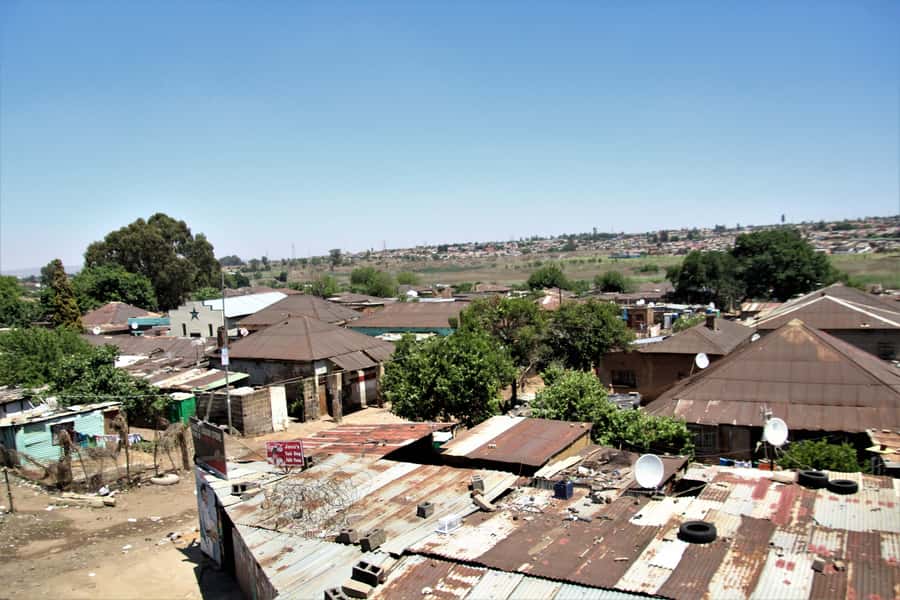 Johannesburg: Soweto Apartheid & Township Tour with Lunch - Traditional lunch at Restaurant Vilakazi