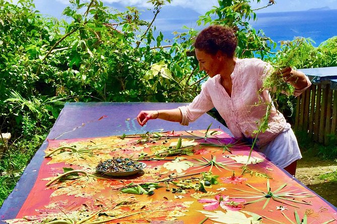 Learn the Traditional Seychelles Art of Sun Printing with Local Textile Designer - Learning the sun-printing method