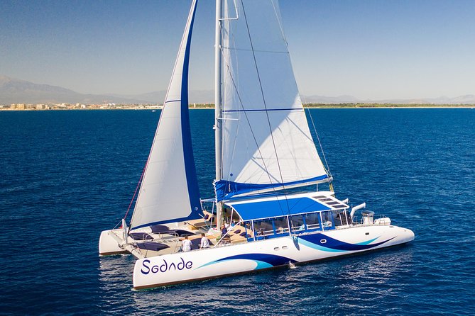 Lounge Catamaran SODADE Half-Day - Murdeira Bay and Monte Leão