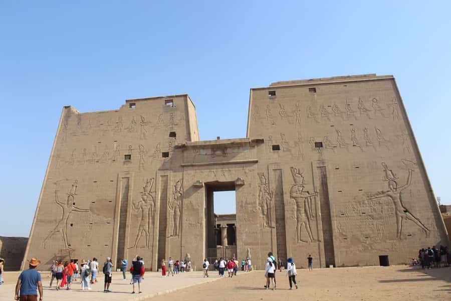 Luxor: 4 Days Nile Cruise with Guided Tours & Abu Simbel - Day one: Valley of the Kings before the river