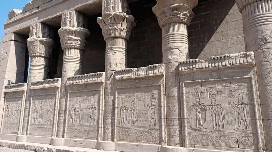 Luxor Day Tour Visit Dendara And Abydos Temples - Lunch, water, and shopping stops