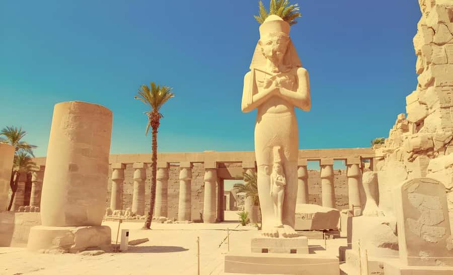 Luxor Day Trip from Hurghada Small Group & Tutankhamun Tomb - Colossi of Memnon: a quick look at giant guardians