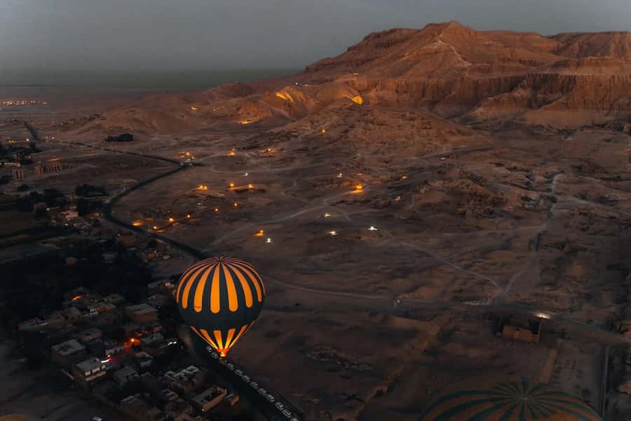 Luxor: Hot Air Balloon Ride over Luxor Relics - The pre-dawn pickup and Nile crossing