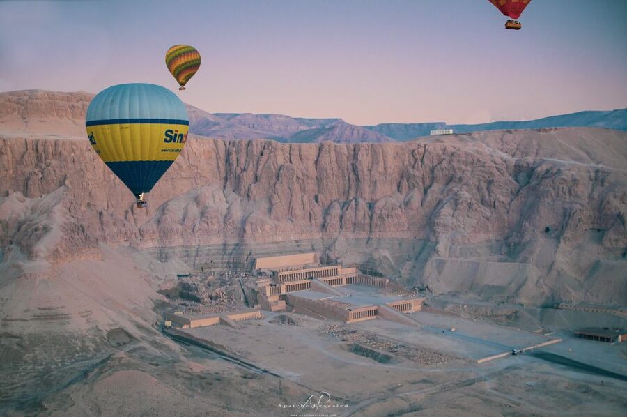 Luxor: Morning Hot Air Balloon Ride - Watching the balloon come to life