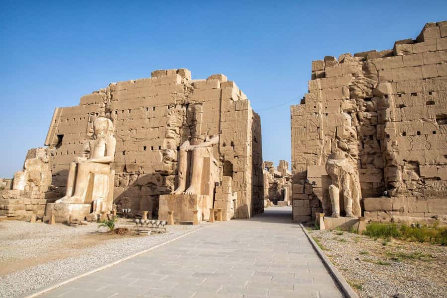 Luxor: Private Full-Day Luxor Highlights Tour with Pickup - Lunch brings a useful break in the middle of the day