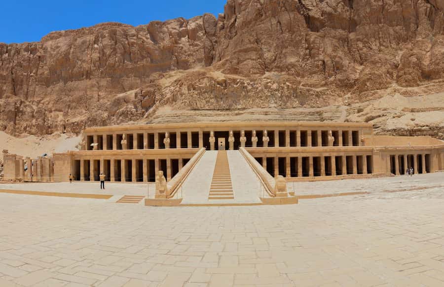 Luxor: Shared Full-Day Tour to Luxor West and East Banks - The Colossi of Memnon: a brief but worthwhile stop