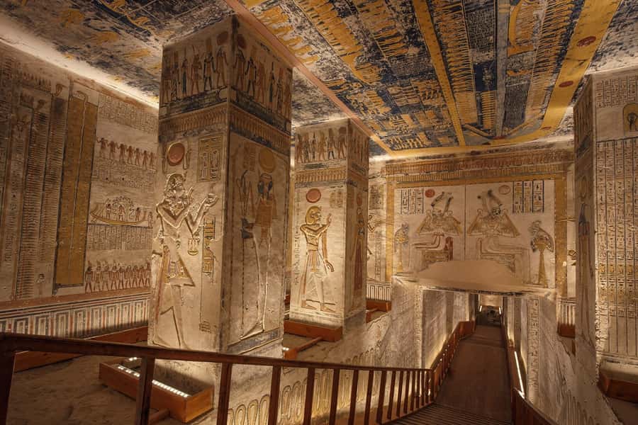Luxor: Valley of the Kings and Hatshepsut Temple Day Tour - Three royal tombs in one practical West Bank outing
