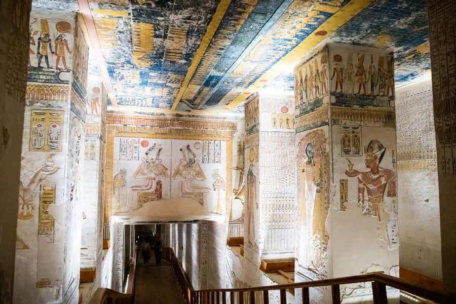 Luxor: Valley of the Kings and Hatshepsut Temple Day Tour - A local lunch, not just a sandwich in the vehicle