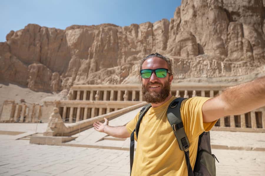 Luxor: Valley of the Kings and Hatshepsut Temple Day Tour - Entering the Valley of the Kings