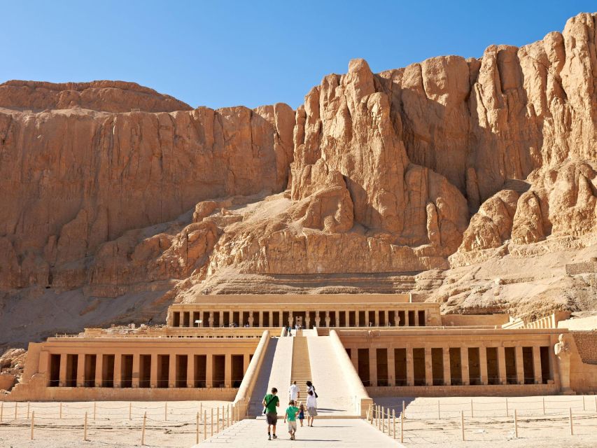 Luxor: West and East Banks All-Inclusive Tour & Balloon Ride - Luxor Temple closes the historical loop