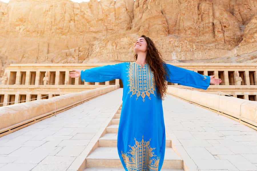 Luxor: West Bank Kings and Queens All-Inclusive Tour & Lunch - Valley of the Queens and Nefertari’s painted chambers