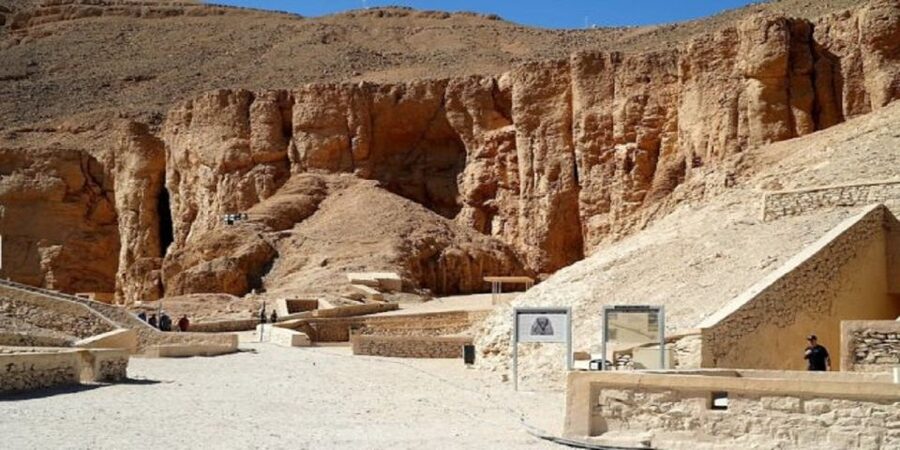 Luxor: West Bank Kings and Queens All-Inclusive Tour & Lunch - Lunch at a local restaurant