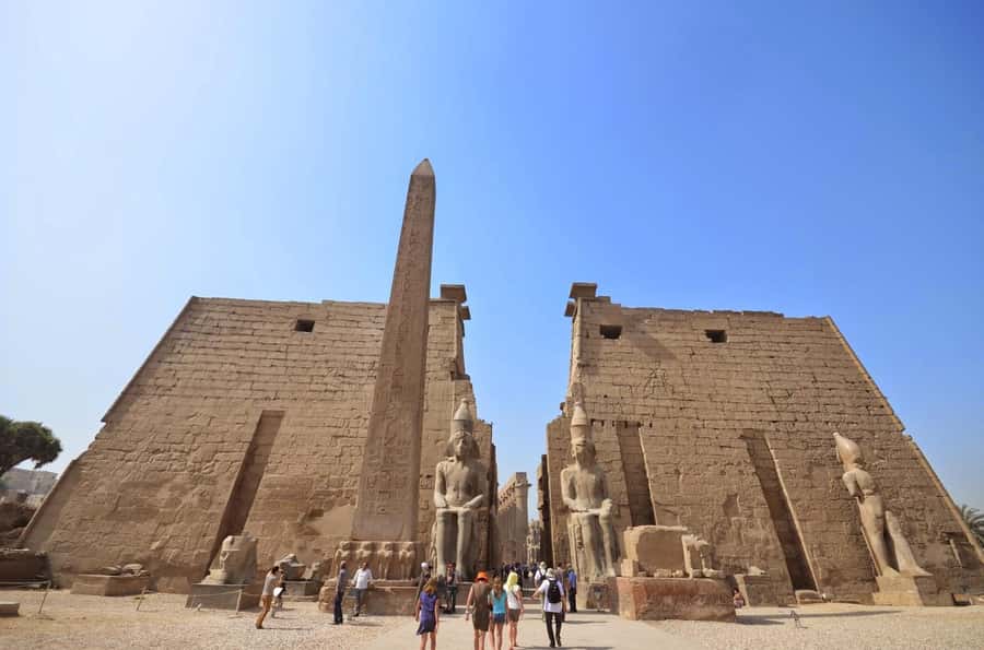 Luxor: West & East Banks & Tut's Tomb Private Full-Day Tour - Valley of the Queens and the royal family