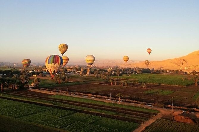 Luxury Sunrise Balloon Ride in Luxor with Hotel Pickup - Getting into the basket and landing