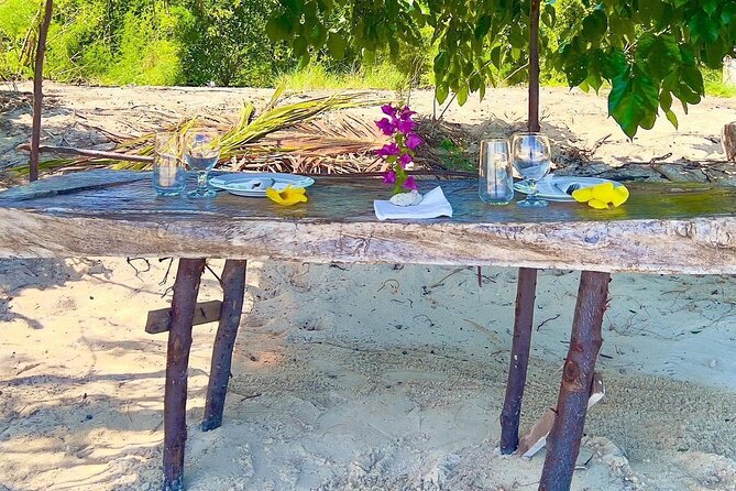 Lydia Boat Mauritius :Private boat tour:Whales&Dolphins encounter - Why the seafood lunch matters