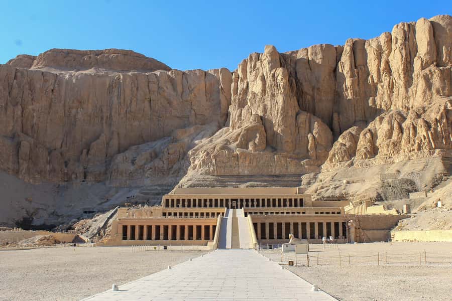 Makadi Bay: Luxor Highlights & King Tut Tomb Full-Day Tour - King Tutankhamun’s tomb