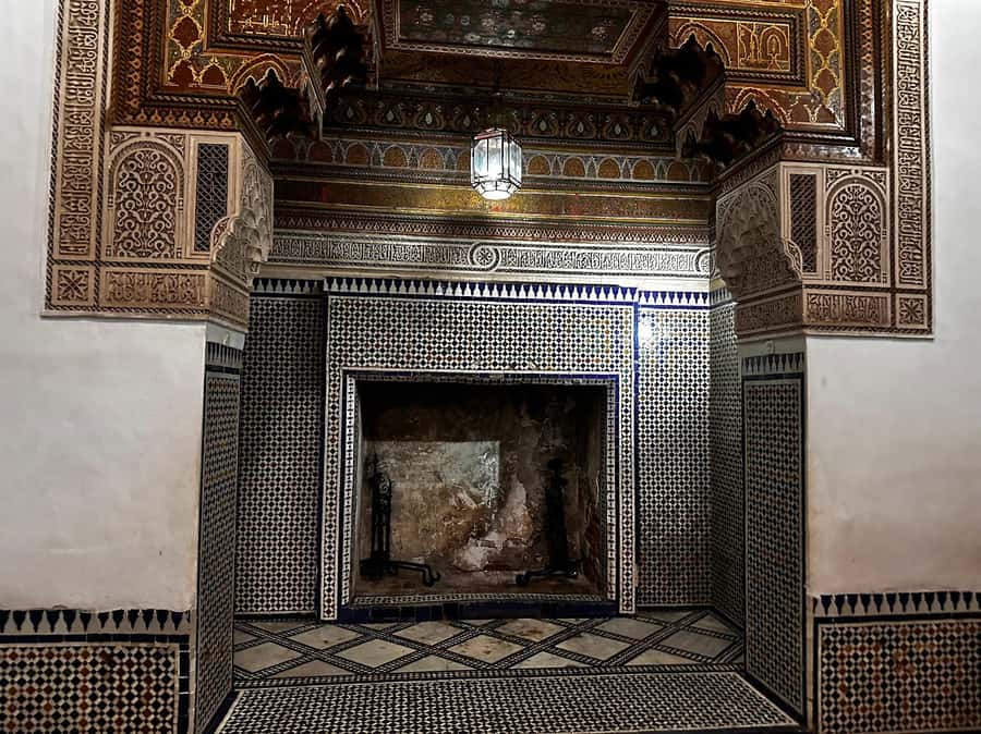 Marrakech: Bahia Palace Guided Tour with Skip-the-Line Entry - What the guides do well
