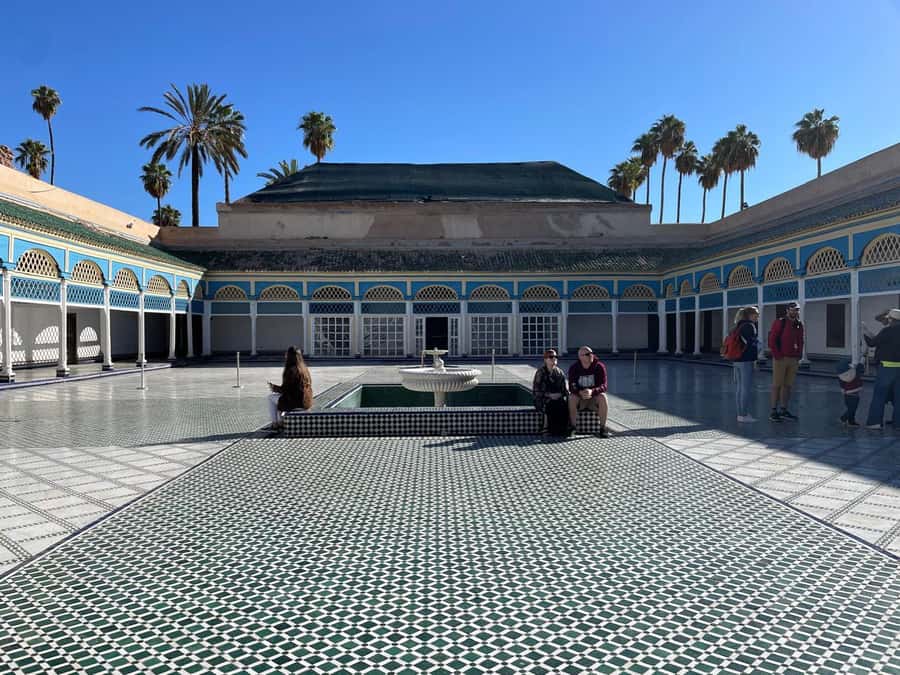 Marrakech: Bahia Palace, Madrasa Bn Yousef, Souk Medina Tour - Timing, heat, and what to bring