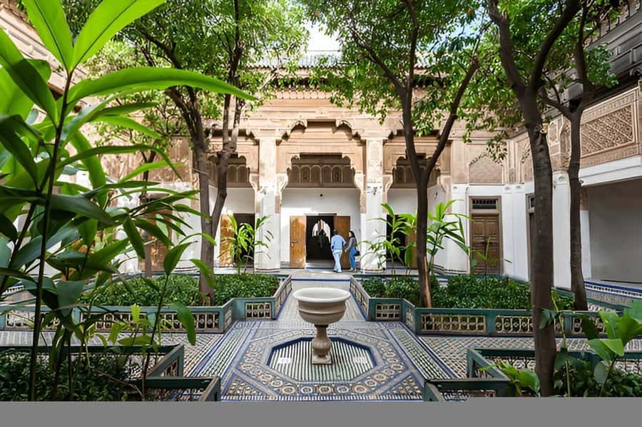 Marrakech: Bahia Palace, Saadian Tombs, & Koutoubia Mosque - Koutoubia Mosque: an important exterior stop