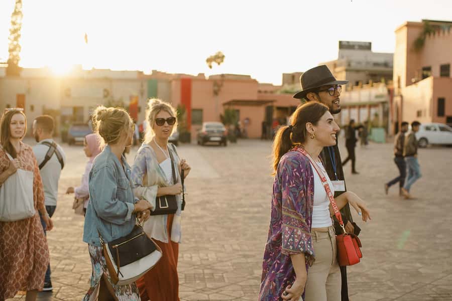 Marrakech: Bahia Palace, Saadian Tombs & Medina Guided Tour - What the guide adds to the experience