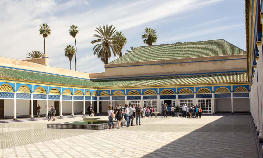 Marrakech: Bahia Palace, Saadian Tombs & Medina Guided Tour - Starting at Jemaa el Fna