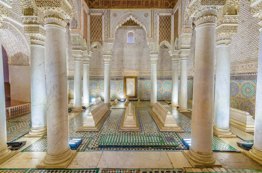 Marrakech: Bahia Palace, Saadian Tombs, Souk and Medina Tour - Bab Agnaou and the Kasbah in 30 minutes