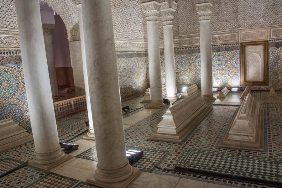 Marrakech: Bahia Palace, Saadian Tombs, Souk and Medina Tour - Walking through the Mellah