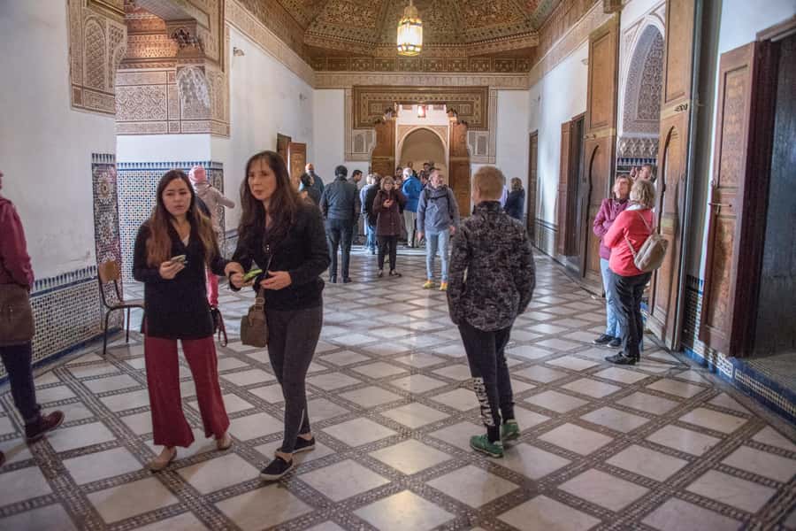 Marrakech: Bahia Palace, Saadian Tombs, Souk and Medina Tour - Souks, artisan work, and the Medina maze