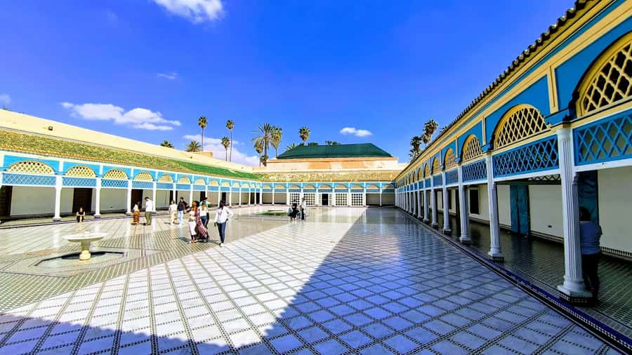 Marrakech: Bahia Palace, Saadian Tombs & Top Highlights Tour - Souks, shopping, and time to look around
