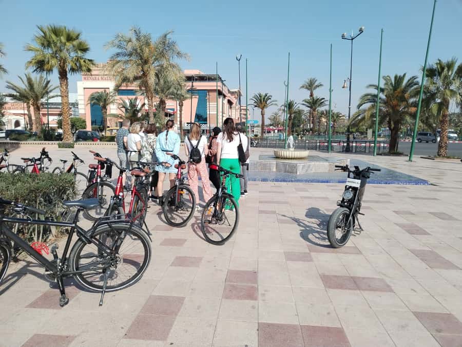 Marrakech: Bicycle Tour with a Local Guide - Why a bicycle is useful in Marrakech