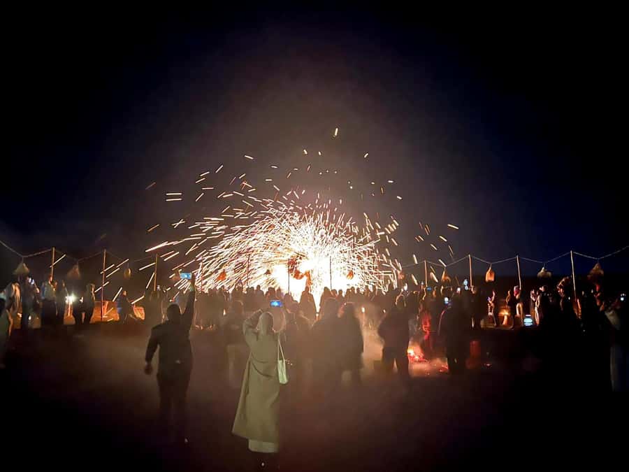 Marrakech: Evening Escape to the Agafay Desert - Moroccan dinner under the night sky