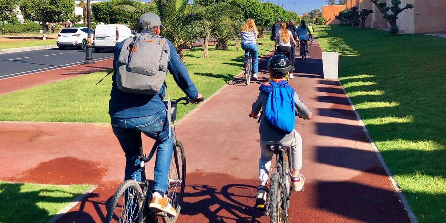 Marrakech:Guided City Cycling Tour - Culture, Colors & Charm - Mint tea, fresh juice, and a useful pause