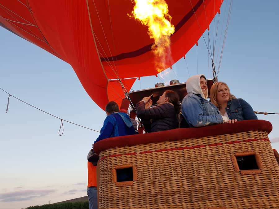 Marrakech: Hot Air Balloon Ride with Traditional Breakfast - Seeing the Atlas Mountains from the basket