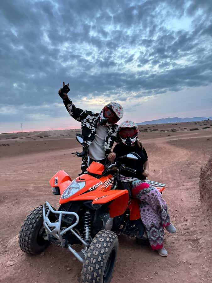 Marrakech: Quad excursion in the palm trees of Marrakech - The photo stop and the guide’s phone-camera skills